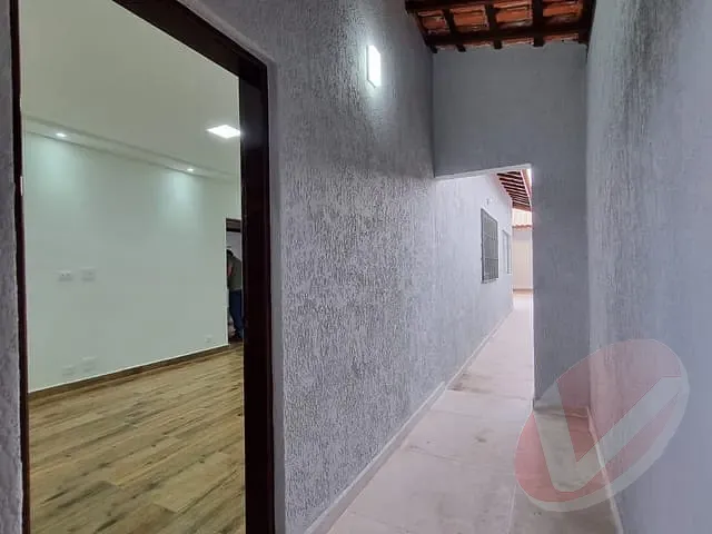 Casa com 275m² 3 quartos e 1 banheiro, à venda, no bairro Tupi em Praia Grande