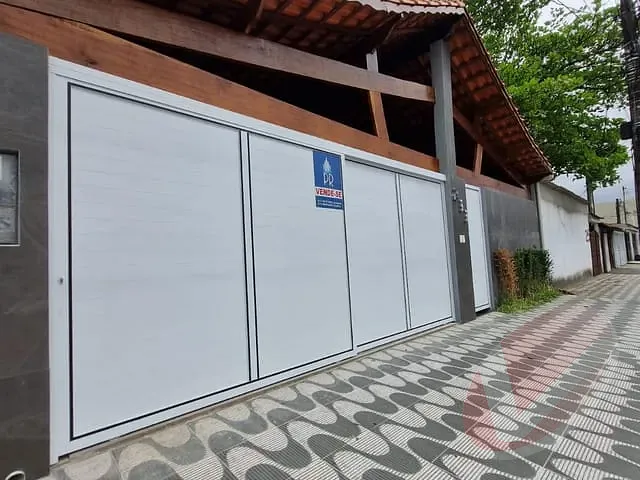 Casa com 275m² 3 quartos e 1 banheiro, à venda, no bairro Tupi em Praia Grande