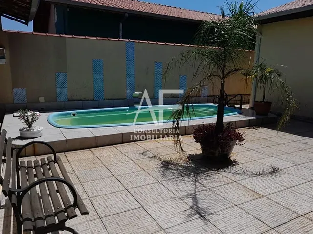 Casa com 300m², à venda, no bairro Jardim Gurilândia em Taubaté