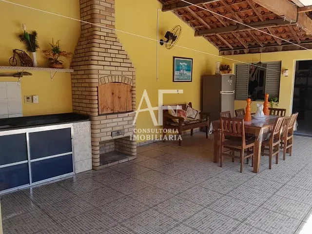 Casa com 300m², à venda, no bairro Jardim Gurilândia em Taubaté