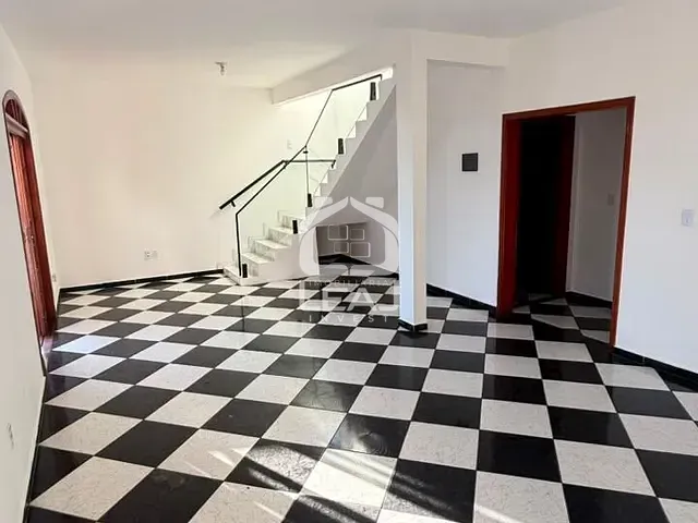 Casa 3 quartos e 2 banheiros, à venda, no bairro Jardim Esmeraldina em Campinas