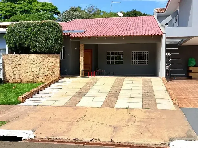 Casa com 250m² 3 quartos e 3 banheiros, para alugar, no bairro Áurea em Londrina