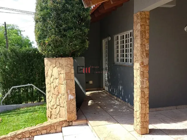 Casa com 250m² 3 quartos e 3 banheiros, para alugar, no bairro Áurea em Londrina