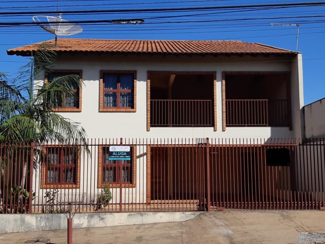 Casa com 400m² 6 quartos e 5 banheiros, à venda, no bairro Vila Salomé em Cambé