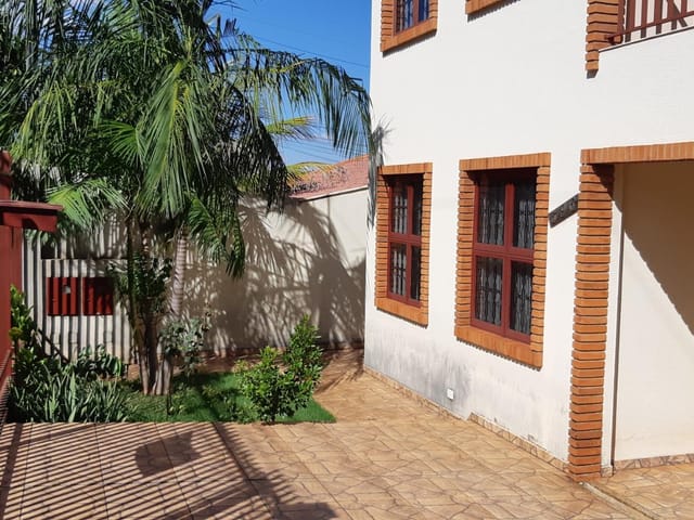 Casa com 400m² 6 quartos e 5 banheiros, à venda, no bairro Vila Salomé em Cambé