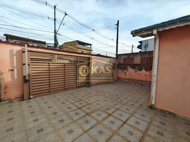 Casa com 160m² 2 quartos e 1 banheiro, à venda, no bairro Vila Urupês em Suzano