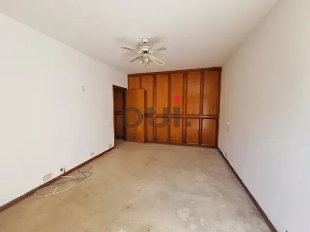 Casa 4 quartos e 6 banheiros, à venda, no bairro Interlagos em São Paulo