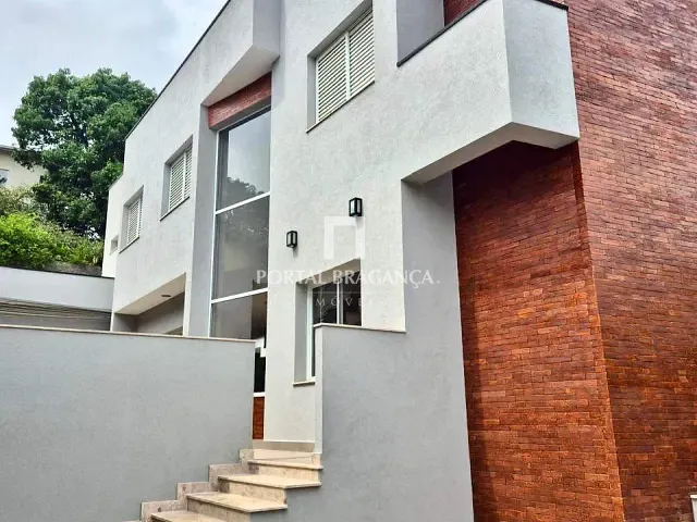 Casa com 250m² 3 quartos e 3 banheiros, à venda, no bairro Santa Luzia em Bragança Paulista
