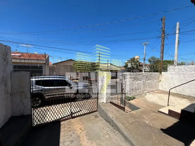 Casa com 300m² 2 quartos e 1 banheiro, à venda, no bairro Vila São João da Boa Vista em Bauru
