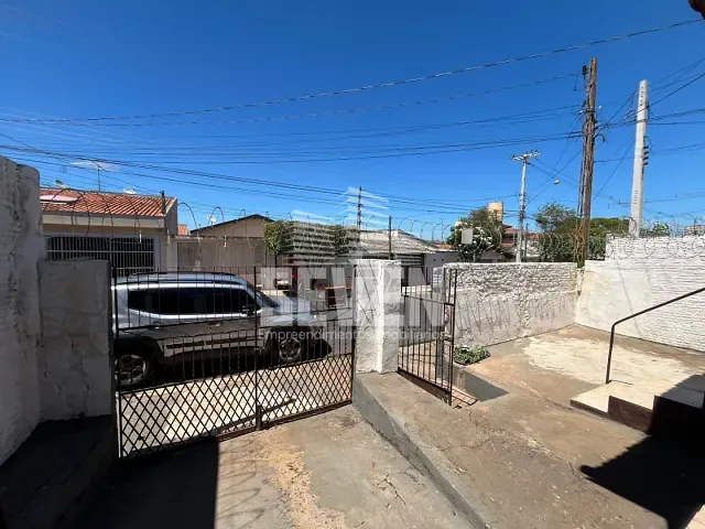 Casa com 300m² 2 quartos e 1 banheiro, à venda, no bairro Vila São João da Boa Vista em Bauru