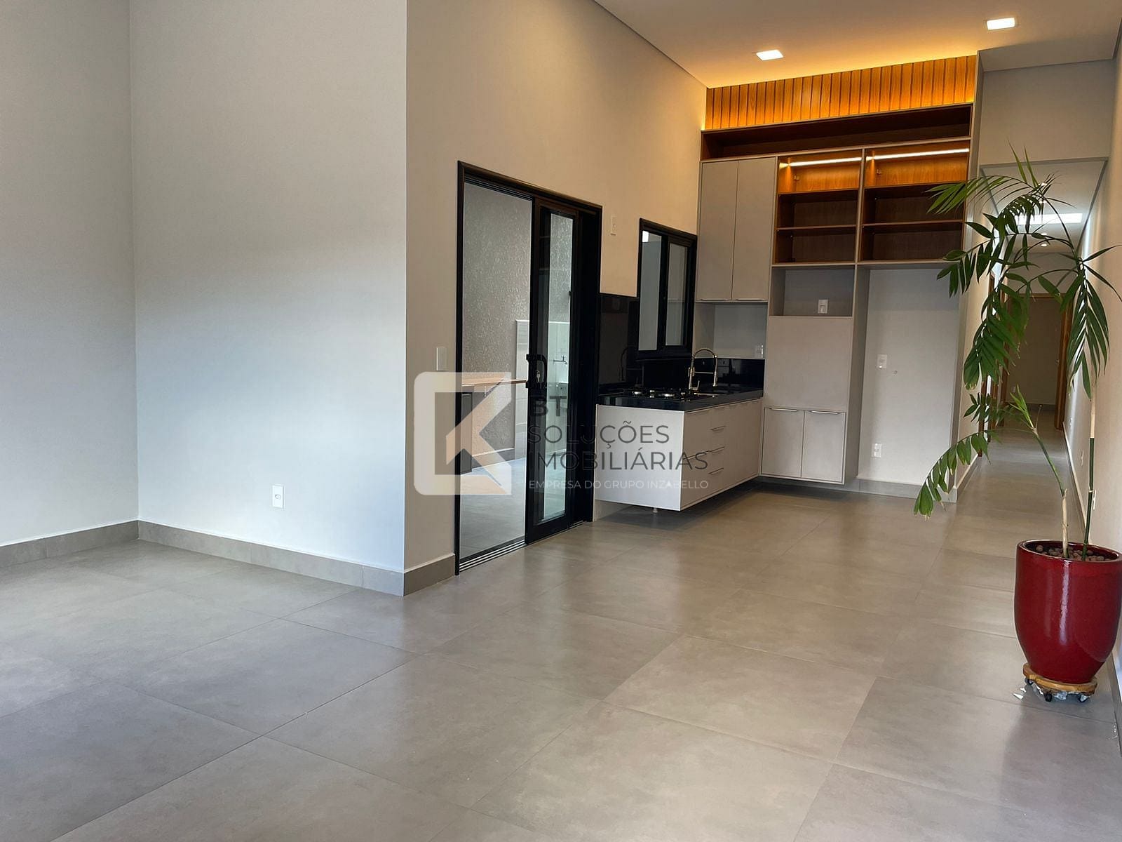 Casa à venda com 3 quartos, 110m² - Foto 3