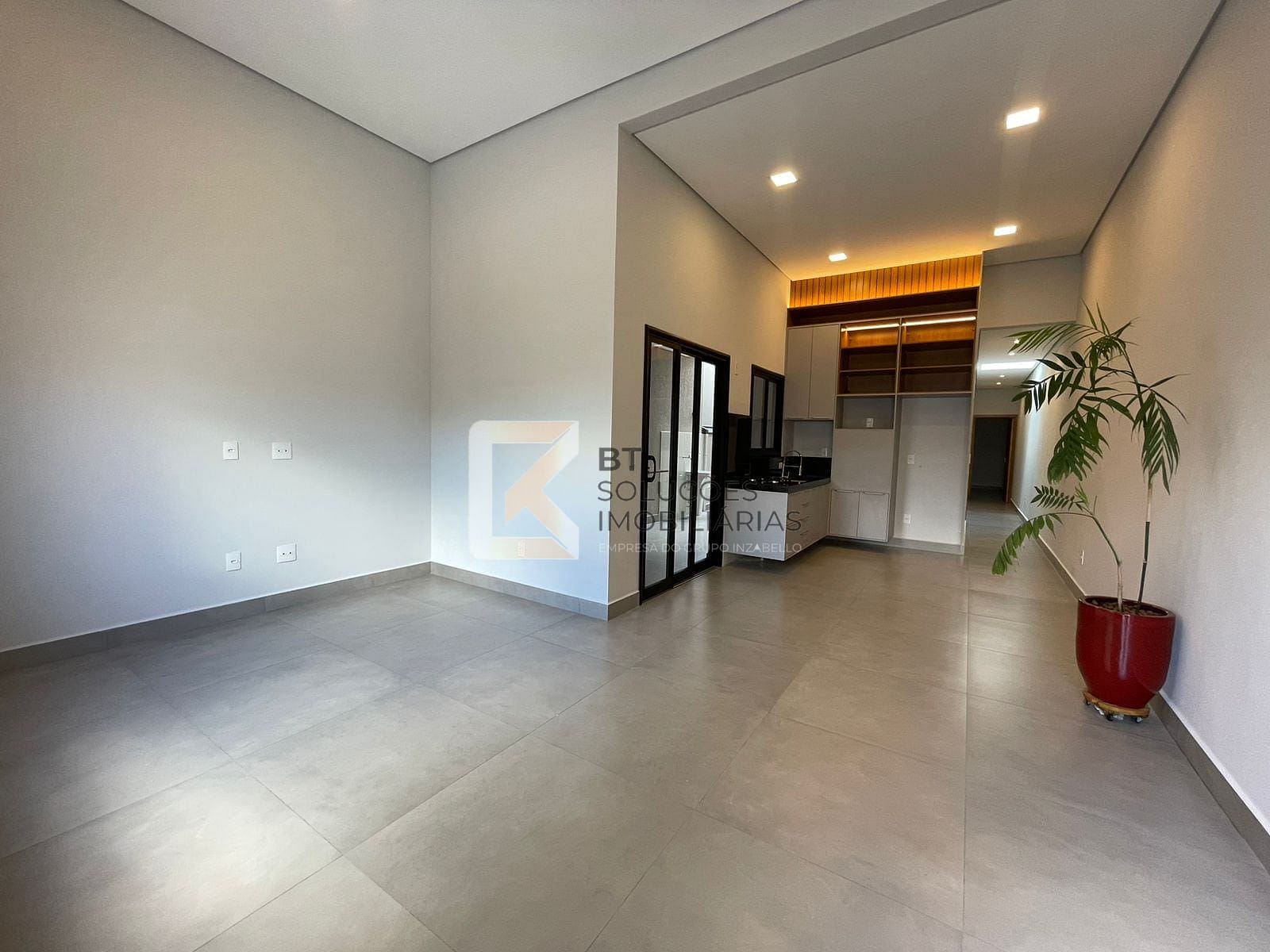 Casa à venda com 3 quartos, 110m² - Foto 2