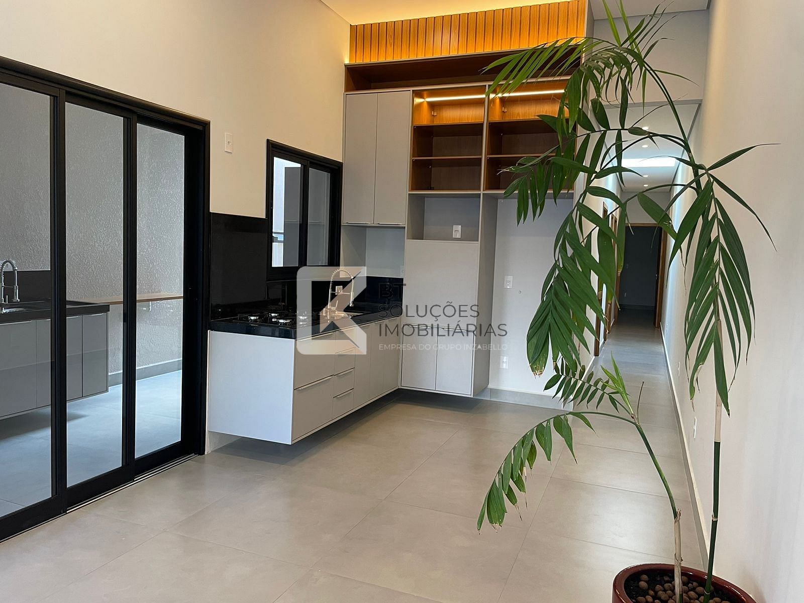 Casa à venda com 3 quartos, 110m² - Foto 4