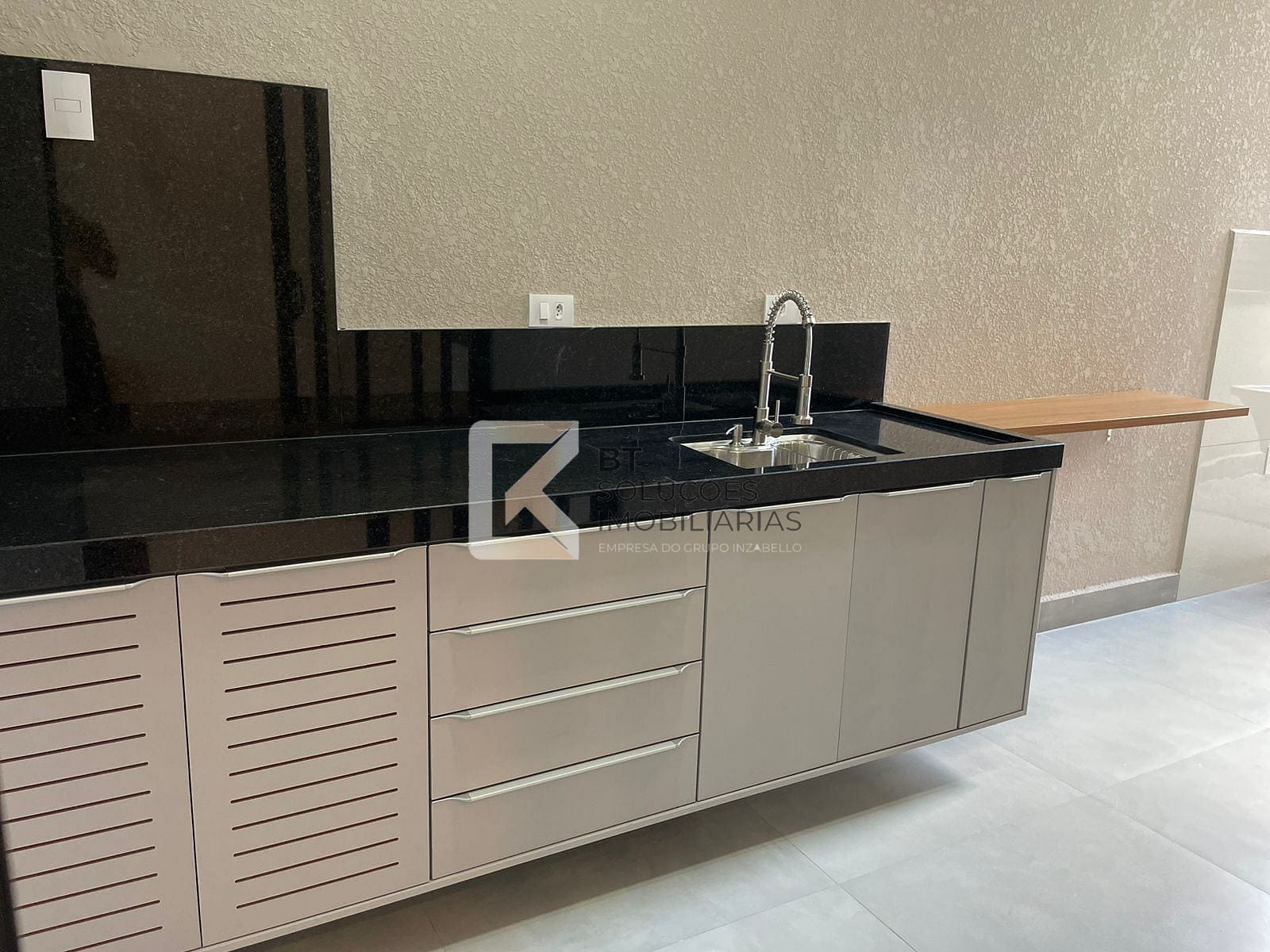 Casa à venda com 3 quartos, 110m² - Foto 16