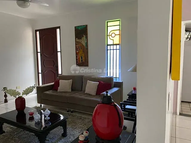 Casa 4 quartos e 5 banheiros, à venda, no bairro Jóquei em Teresina