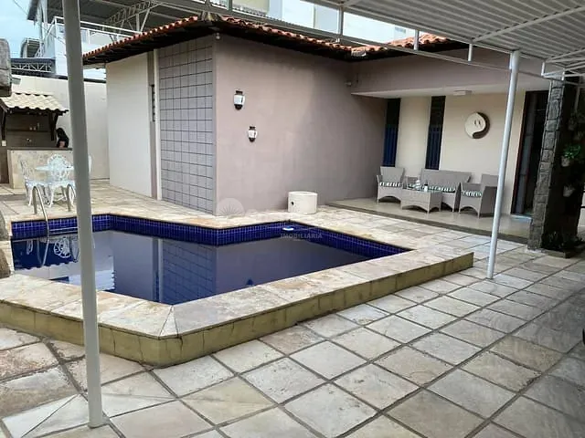 Casa 4 quartos e 5 banheiros, à venda, no bairro Jóquei em Teresina