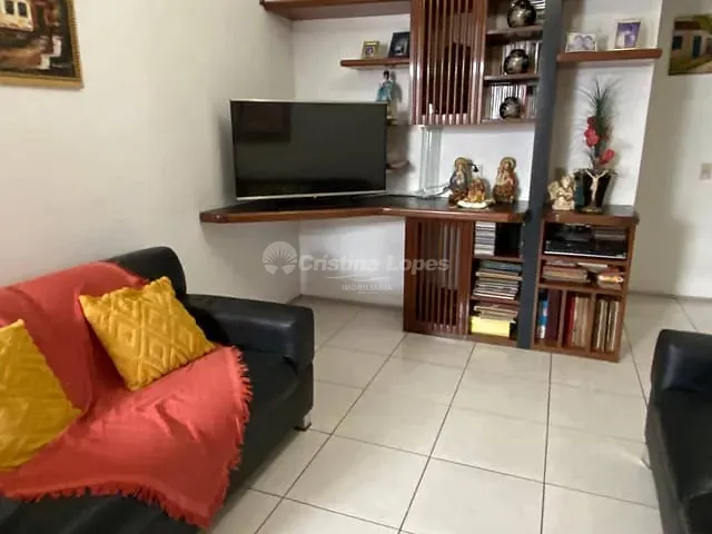 Casa 4 quartos e 5 banheiros, à venda, no bairro Jóquei em Teresina