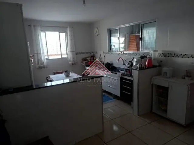Casa com 280m² 3 quartos e 1 banheiro, à venda, no bairro Jardim Aracy em Mauá