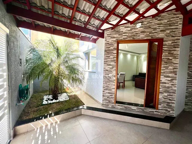 Casa com 250m² 3 quartos e 2 banheiros, à venda, no bairro Jardim Vista Alegre em Bragança Paulista