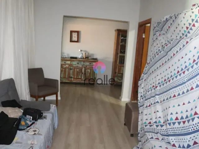 Casa com 360m² 3 quartos e 1 banheiro, à venda, no bairro São João Batista (Venda Nova) em Belo Horizonte