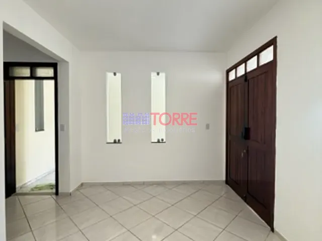 Casa com 125m² 4 quartos e 2 banheiros, para alugar, no bairro Pontal em Ilhéus