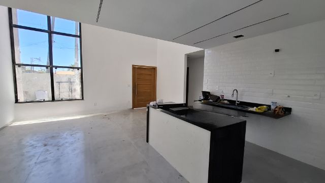 Casa com 300m² 3 quartos e 3 banheiros, à venda, no bairro Jardim Atlântico Oeste (Itaipuaçu) em Maricá