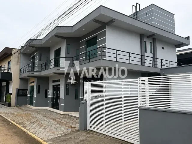 Conjunto comercial à venda, no bairro Centro em Navegantes
