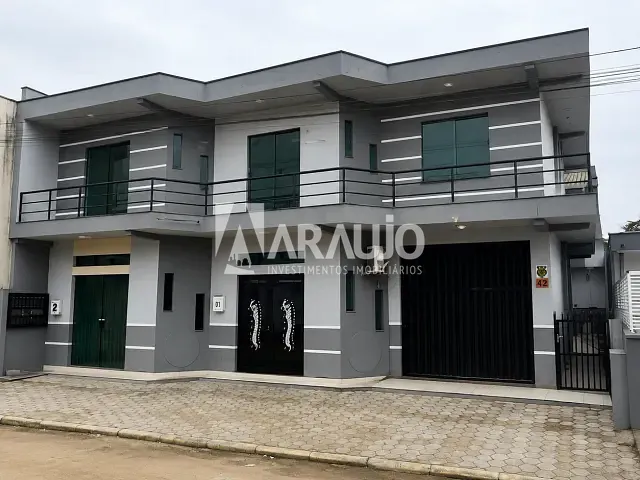 Conjunto comercial à venda, no bairro Centro em Navegantes