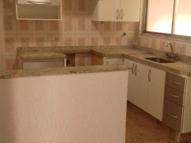 Casa 2 quartos e 3 banheiros, para alugar, no bairro Vila Bertioga em São Paulo