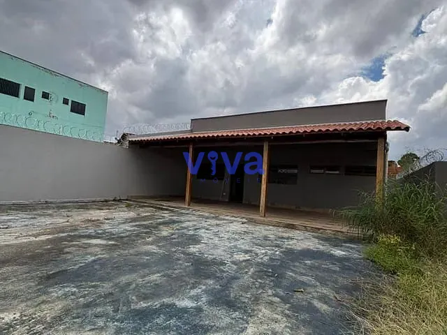 Casa com 310m² 3 quartos e 2 banheiros, à venda, no bairro Independência - 2º Complemento em Aparecida de Goiânia