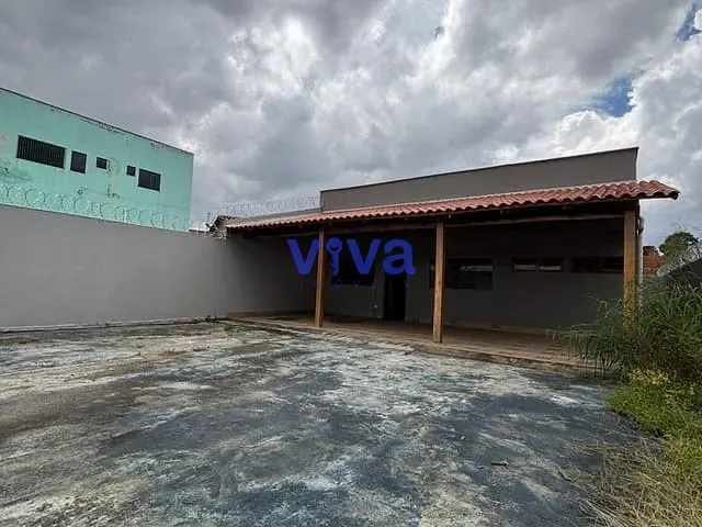 Casa com 310m² 3 quartos e 2 banheiros, à venda, no bairro Independência - 2º Complemento em Aparecida de Goiânia