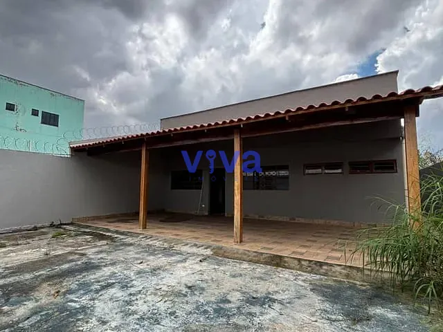 Casa com 310m² 3 quartos e 2 banheiros, à venda, no bairro Independência - 2º Complemento em Aparecida de Goiânia