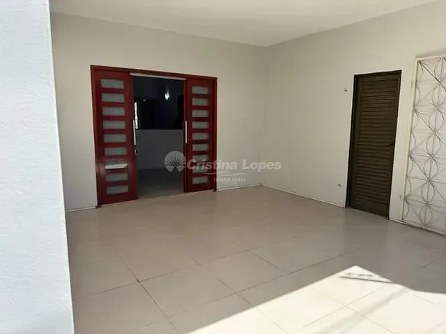 Casa 2 quartos e 2 banheiros, à venda, no bairro Novo Horizonte em Teresina