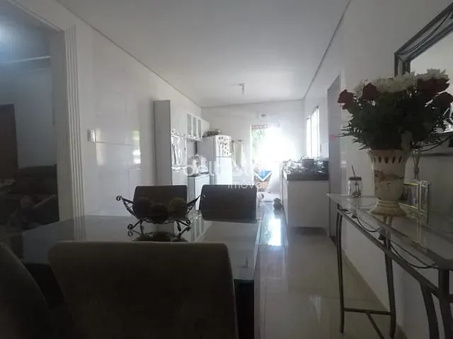Casa com 250m² 3 quartos e 2 banheiros, à venda, no bairro São Bernardo em Belo Horizonte