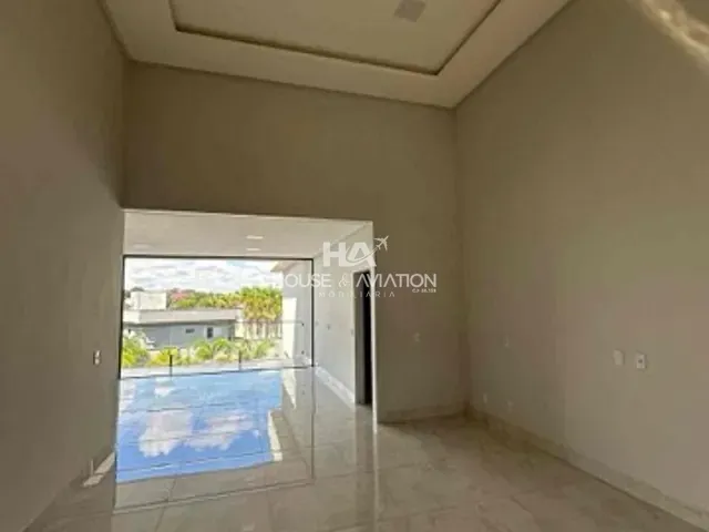 Casa 3 quartos e 5 banheiros, à venda, no bairro Condomínio do Lago em Goiânia
