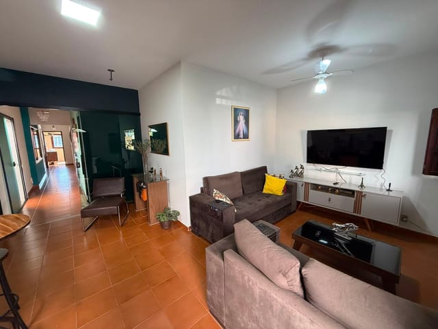 Casa 3 quartos e 3 banheiros, à venda, no bairro Vila Minalda em Cataguases