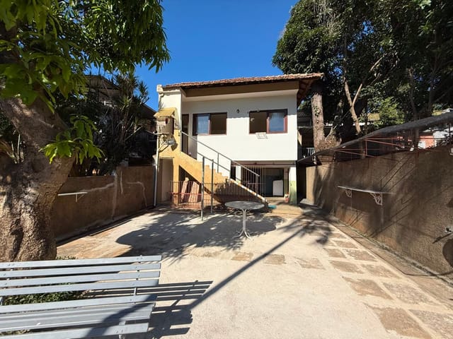 Casa 3 quartos e 3 banheiros, à venda, no bairro Vila Minalda em Cataguases