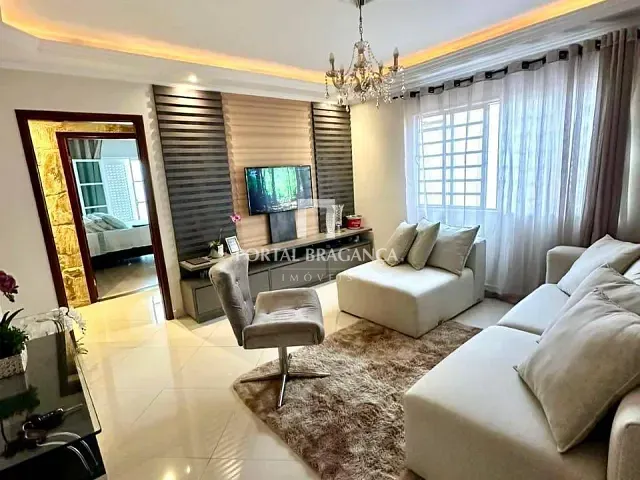 Casa com 250m² 2 quartos e 3 banheiros, à venda, no bairro Vila Santa Libânia em Bragança Paulista