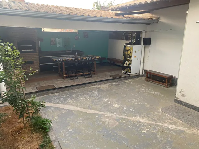 Casa com 180m² 4 quartos e 3 banheiros, à venda, no bairro Novo Glória em Belo Horizonte