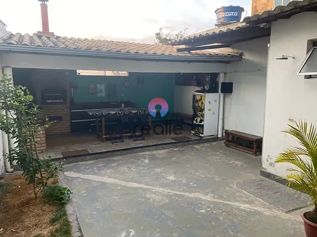 Casa com 180m² 4 quartos e 3 banheiros, à venda, no bairro Novo Glória em Belo Horizonte