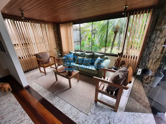 Casa 6 quartos e 4 banheiros, à venda, no bairro Centro em Maricá