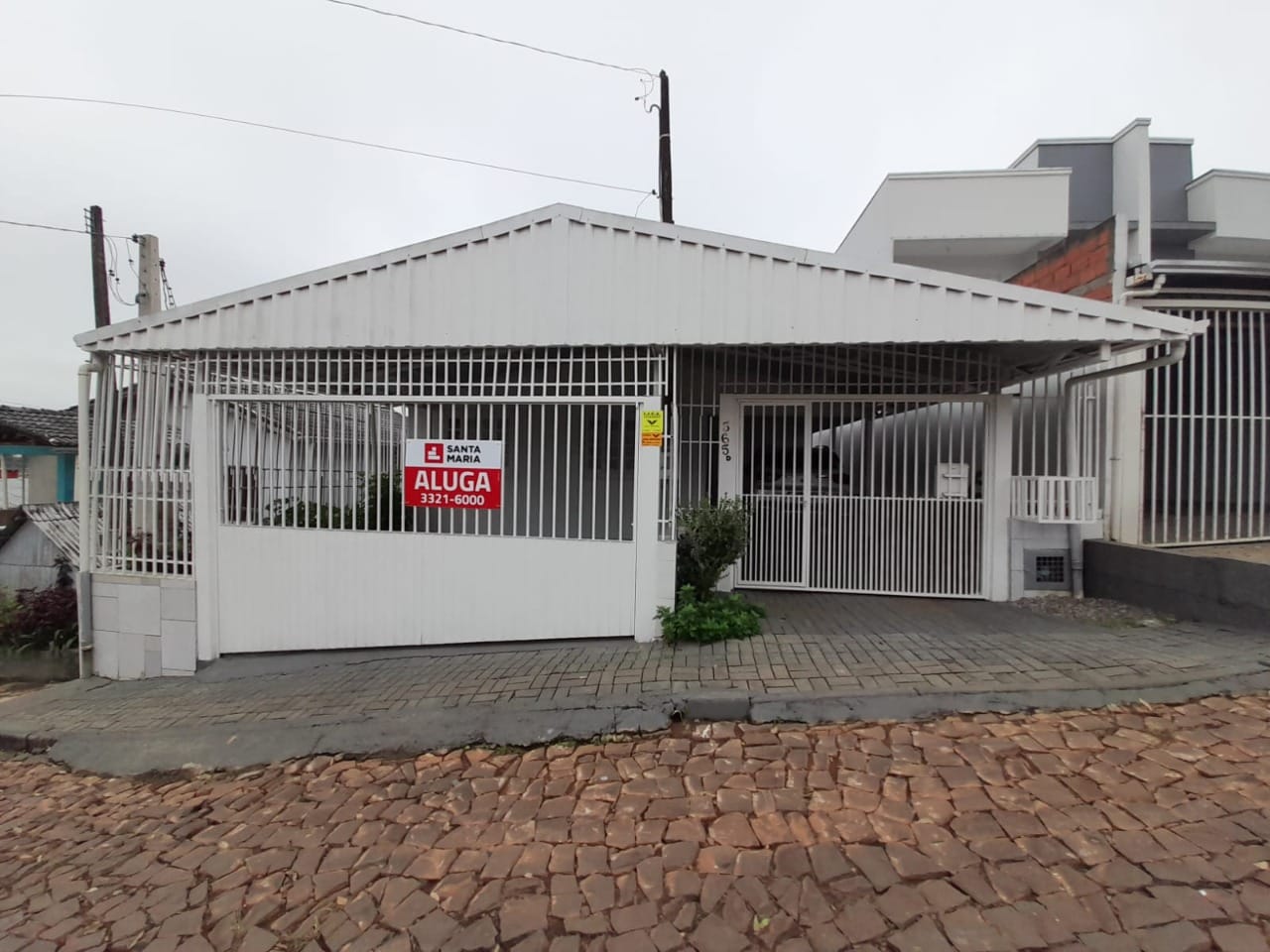 Casa à venda com 3 dormitórios, 2 vagas de garagens e 210m² de área privativa no bairro Líder