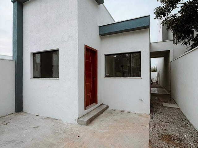 Casa com 155m² 3 quartos e 2 banheiros, à venda, no bairro Lagoa em Macaé