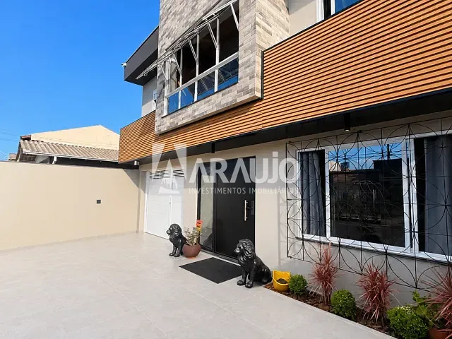 Casa 4 quartos e 3 banheiros, à venda, no bairro São João em Itajaí