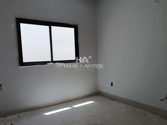 Casa com 360m² 3 quartos e 2 banheiros, à venda, no bairro Residencial Petrópolis em Goiânia
