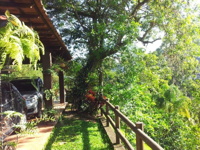 Casa com 7796m², à venda, no bairro Roseiral em Petrópolis