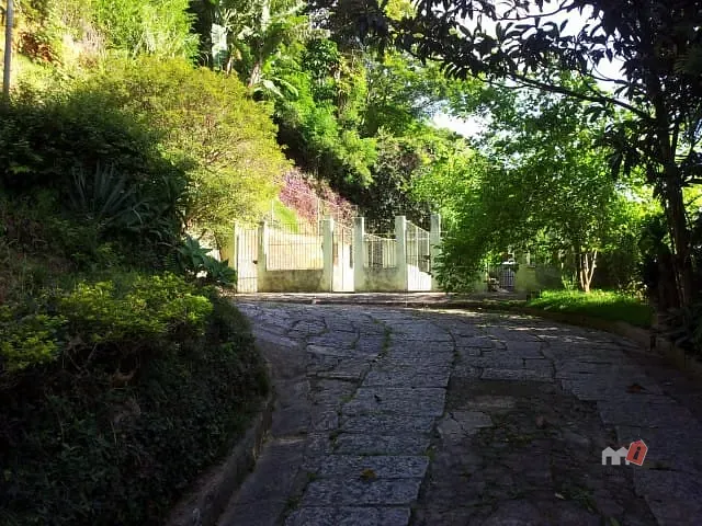 Casa com 7796m², à venda, no bairro Roseiral em Petrópolis