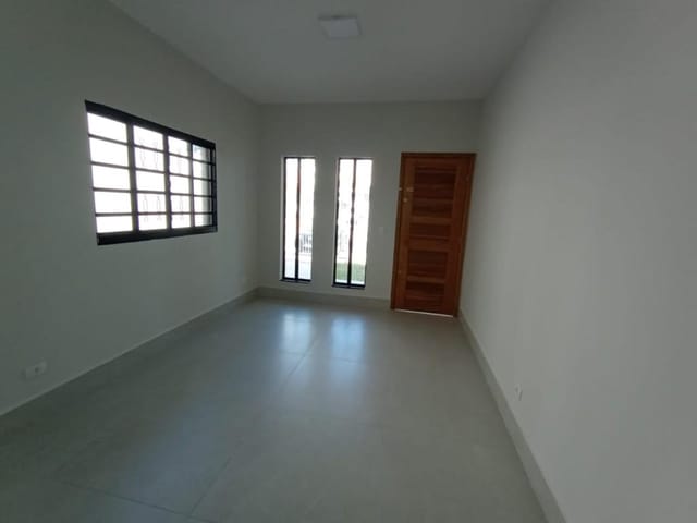Casa 3 quartos e 1 banheiro, para alugar, no bairro Bacacheri em Curitiba