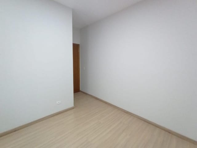 Casa 3 quartos e 1 banheiro, para alugar, no bairro Bacacheri em Curitiba