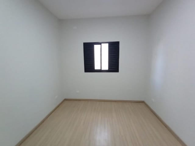 Casa 3 quartos e 1 banheiro, para alugar, no bairro Bacacheri em Curitiba